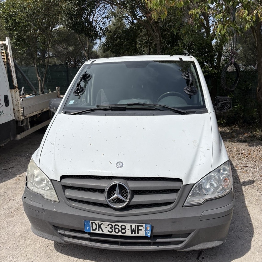 Mercedes Vito avec pare-brise neuf installé par 2SPIGLASS